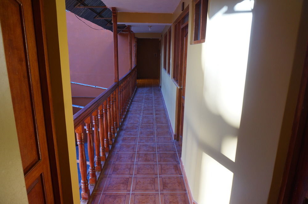 أويانتيتامْبو Wasi Away Hostel المظهر الخارجي الصورة